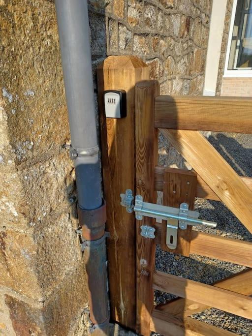 Maison Face Au Mont Avec Exterieur Авранш Екстериор снимка